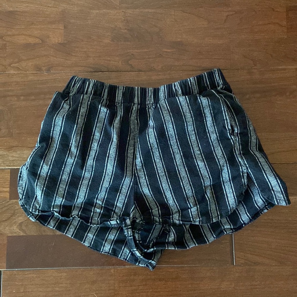 Brandy Melville shorts small